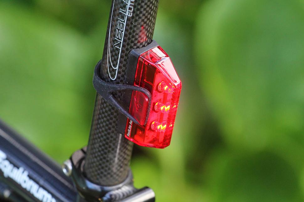 Review Topeak RedLite Aero rear light road.cc